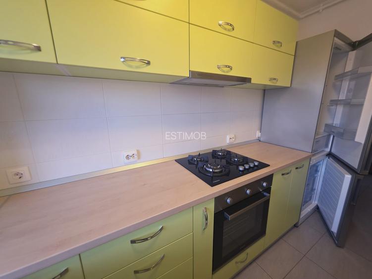 Inchiriez 2 camere decomantat pet friendly Tractorul zona Mega Image - 8