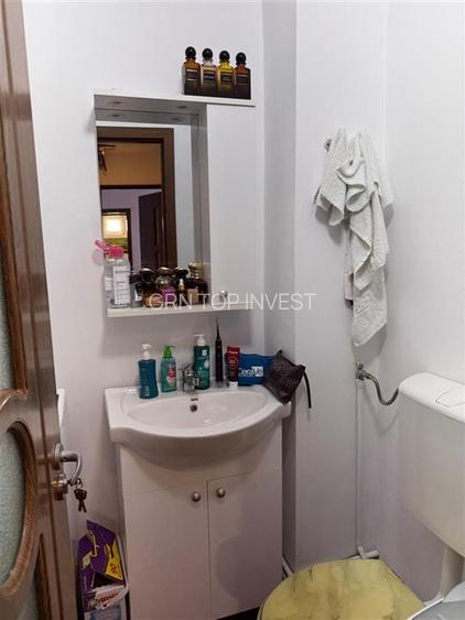 Apartament decomandat cu 3 camere si 2 bai in Turnisor - 10