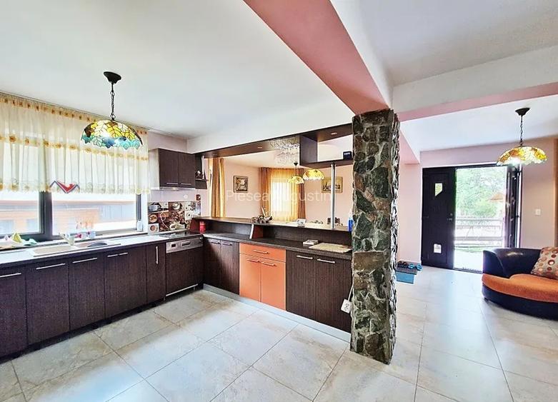 Vila / casa de vânzare  - 16