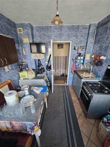 Alexandru cel Bun, 3 camere decomandat, geam la baie, liber - 8