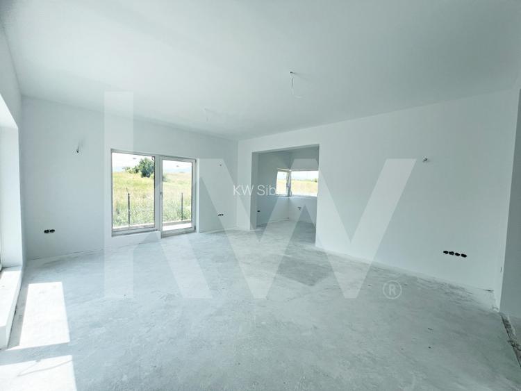 Casa de Vanzare in Cristian, Sibiu - 4 Camere, 2 Terase, Teren 486 - 6