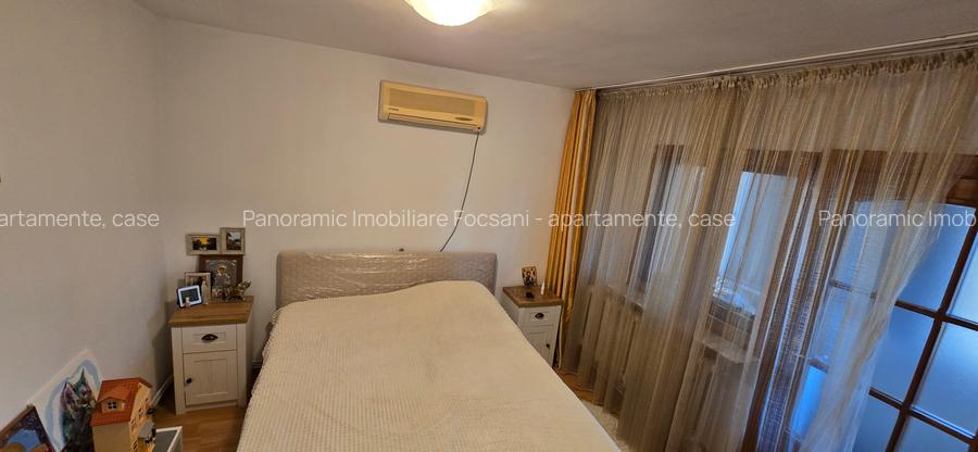 3 camere de vanzare Focsani, ultracentral - 5