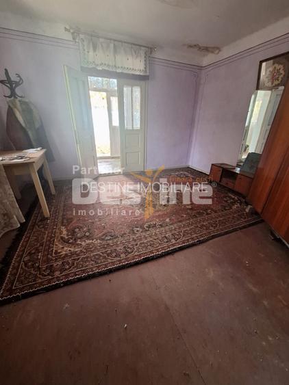 Casă bătrânească de vânzare – Comănești, cartier Straja  la  5 minute de oraș - 6