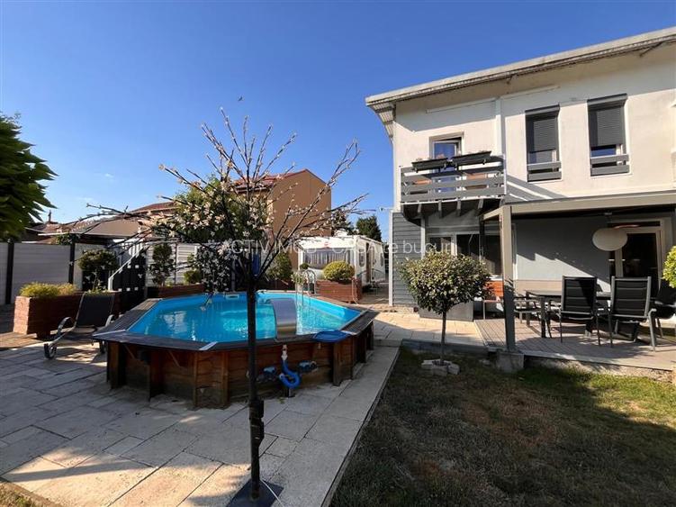 Lugoj,  Vila de Vis Cu Piscina, 440 Mp. Construiti, 820 Mp. Teren - 30