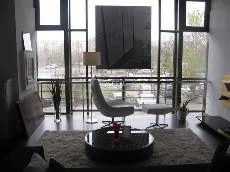 Spatiu pretabil showroom/birouri - mezanin- Bulevardul Unirii - 8