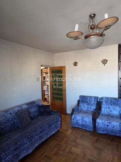 2 camere Unirii decomandat, parcare, an 1993, metrou, 63 mp - 2