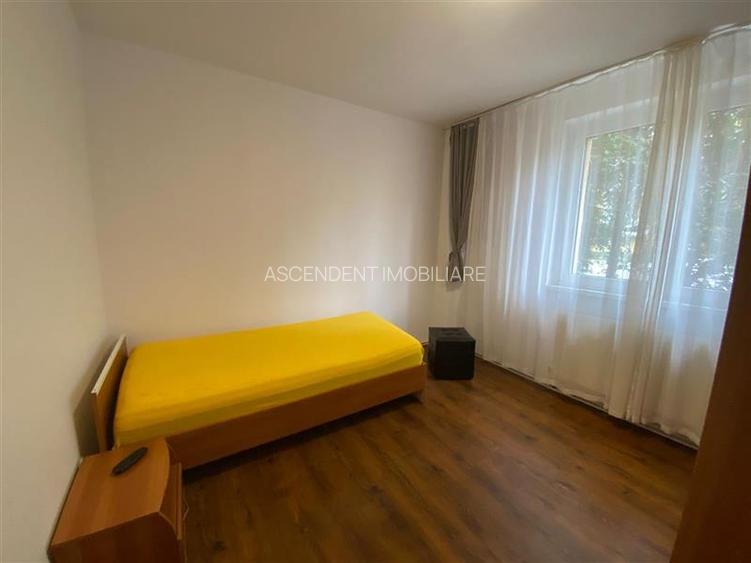 Decomandat, loc parcare, zona Grivitei, Brasov - 5