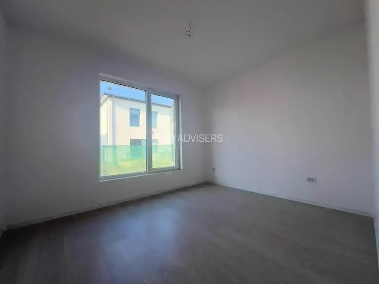 Casa De Vanzare 4 Camere | Finalizata | Curte Parcarea | Bariera - 14