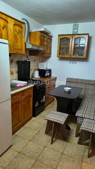Închiriez in scop turistic sau pe termen lung apartament 2 camere, bucătărie și  - 3