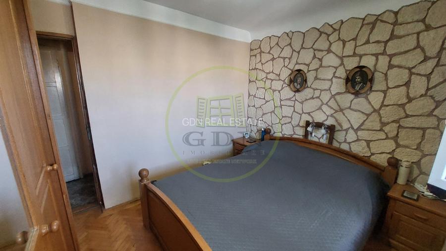 Apartament 4 camere, decomandat, 87 mp, cartier 1 Mai, zona Sara - 2