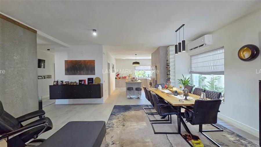 VILA PE PARTER SUPERBA MOBILATA / UTILATA CU PISICINA SI TEREN GENEROS - 15