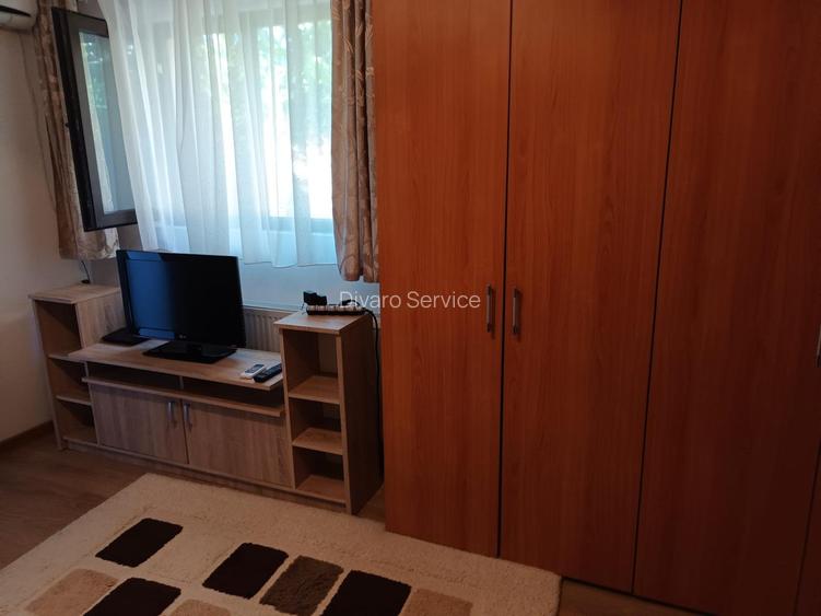 Vanzare proprietate cu doua case si intrari separate curte Giulesti - 20