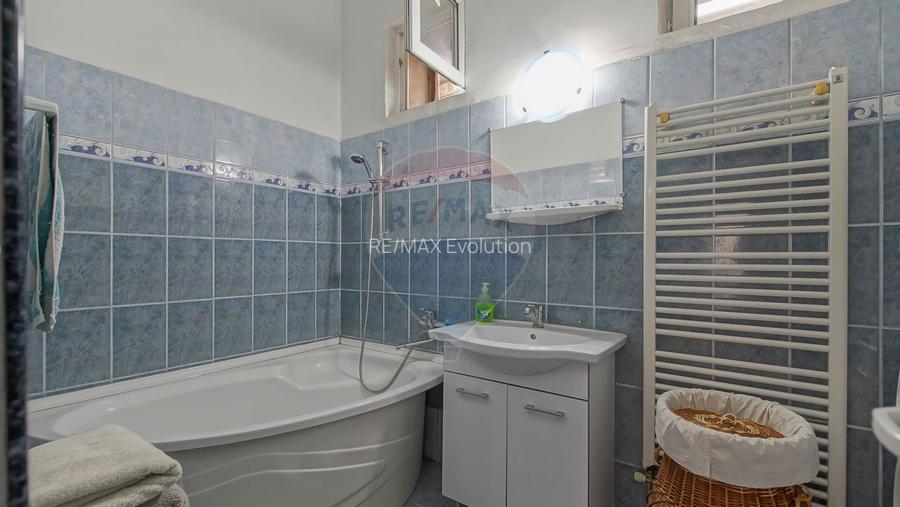 Casa spatioasa cu teren generos, in zona centrala a Sacelelor - 22