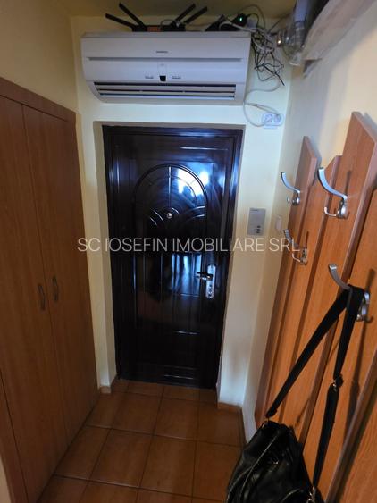 Central, langa Piata 700 - 10