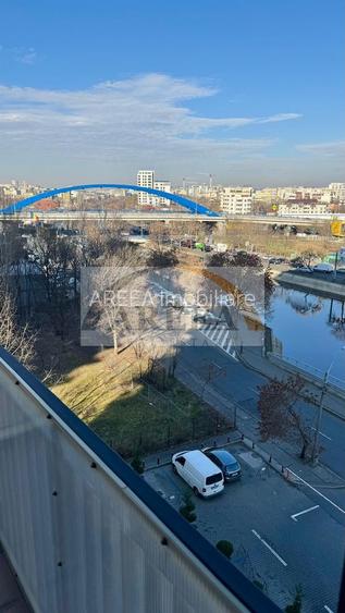 De vanzare - 3 camere decomandat etaj 4 - Splaiul Unirii - 17