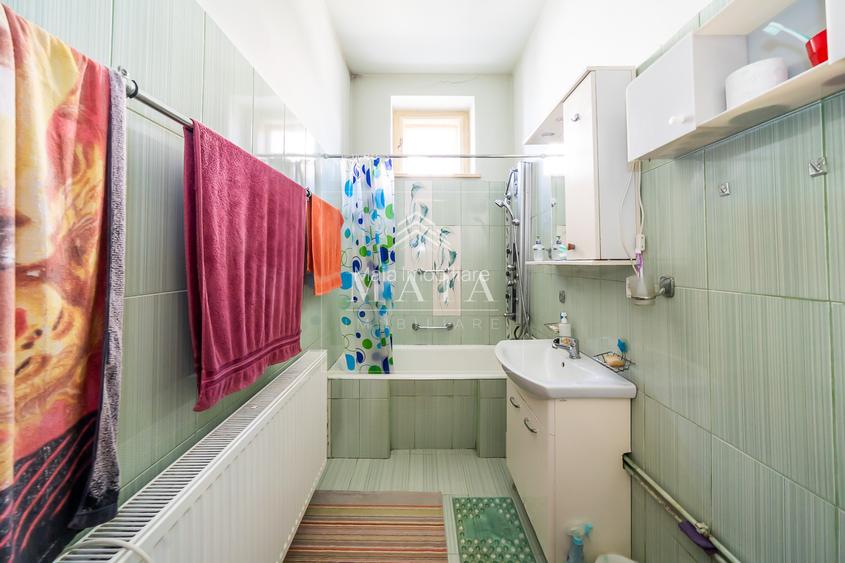 Casa 7 camere, 240 mp, garaj, pivnita, parcul Sub Arini - 9