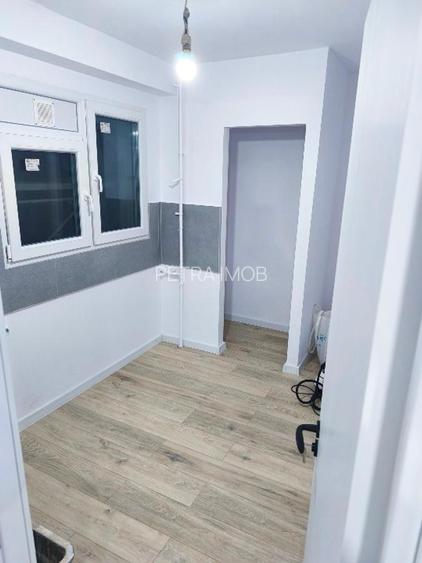 2 CAMERE DECOMANDAT LIBER - 4