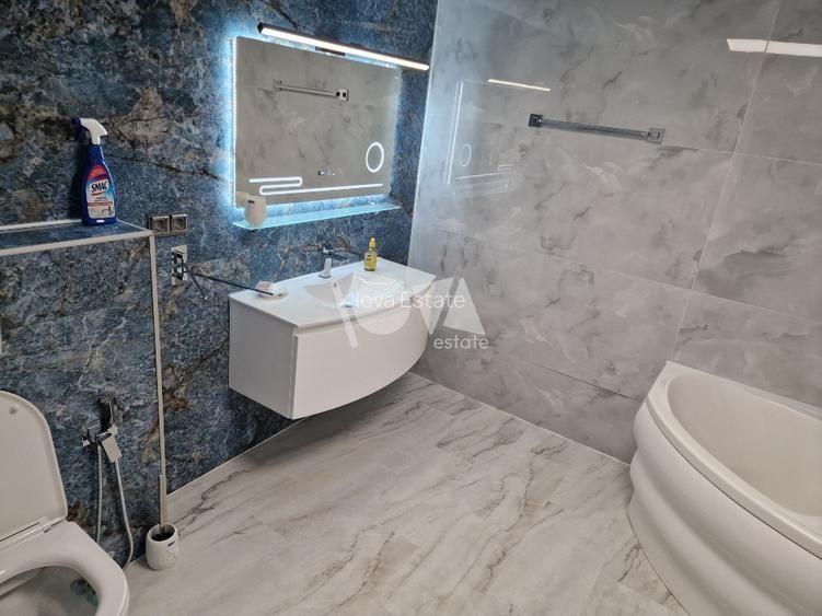 Pentru inchiriere Duplex 5 camere ( Parter + Demisol ) in vila Piata Romana - 13