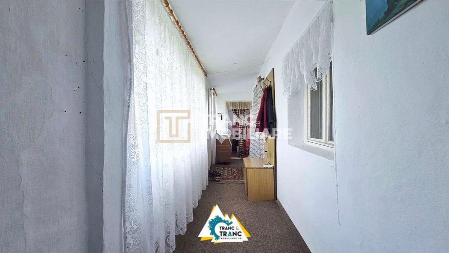 Casă cu 2 camere în stil tradițional, în Iratoșu - 14