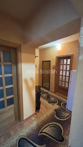 Apartament la Dunare cu 3 camere in bloc vila 2 etaje, decomandat, 2 bai - 2