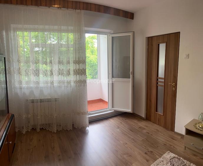 PROPRIETAR vaănd apartament 2 camere,semidecomandat,zona ultracentrală în - 5