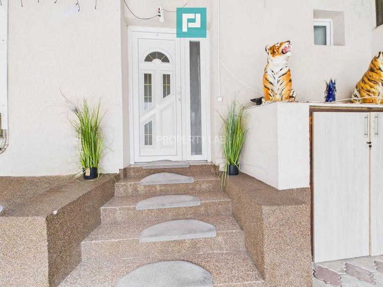 Două case, curte mare, lângă Castelul Corvinilor - 28