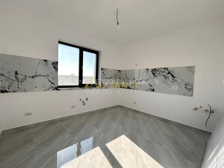 Casa Individuala de vanzare - Teren 350 mp | 4 camere - 3 bai - 17