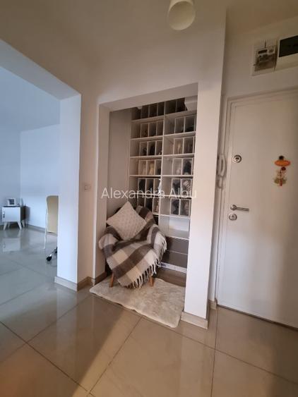Vând apartament 2 camere parter stradal cartier pajura sector 1 - 12