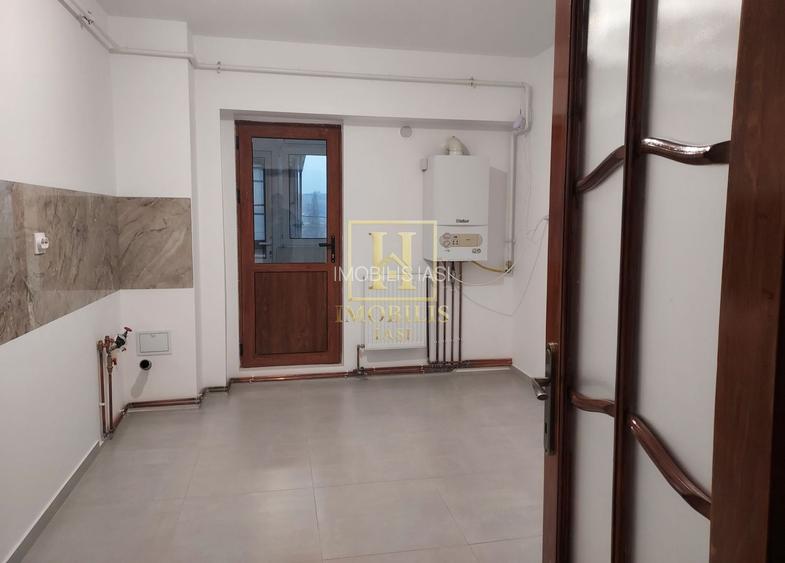 Apartament 3 camere decomandat 84 mp Pacurari 156000 euro - 2