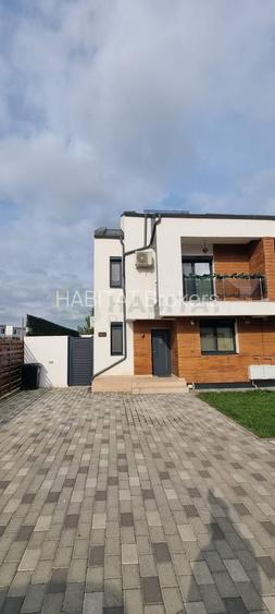 Vilă  cu mansardă, piscină și design modern – Tunari - 38