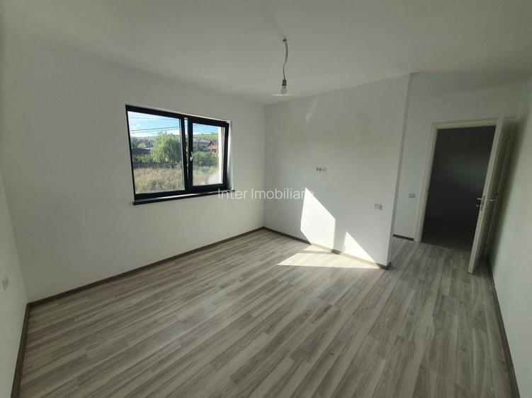 Casa 4 camere  Miroslava cod:148025 - 2