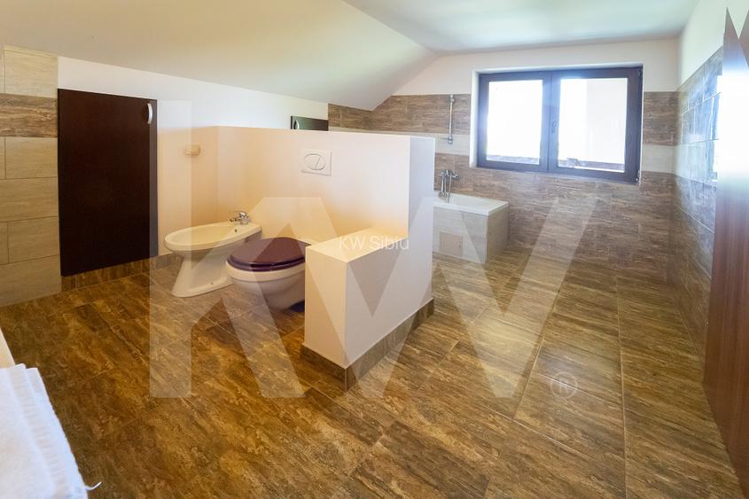 Vila exclusivista cu piscina si panorama de vis Cisnadioara - 28