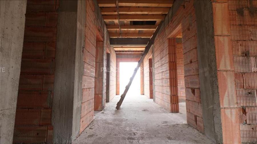 Casa cu 8 camere, 900 mp teren, la rosu in Rediu - 10