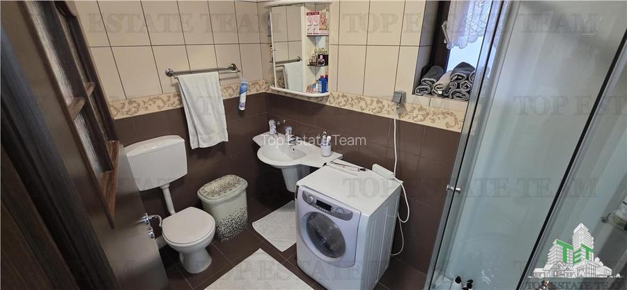 Prelungirea Ghencea/ Vila exclusivista cu panouri solare si garaj/ 5 camere, 240 - 25