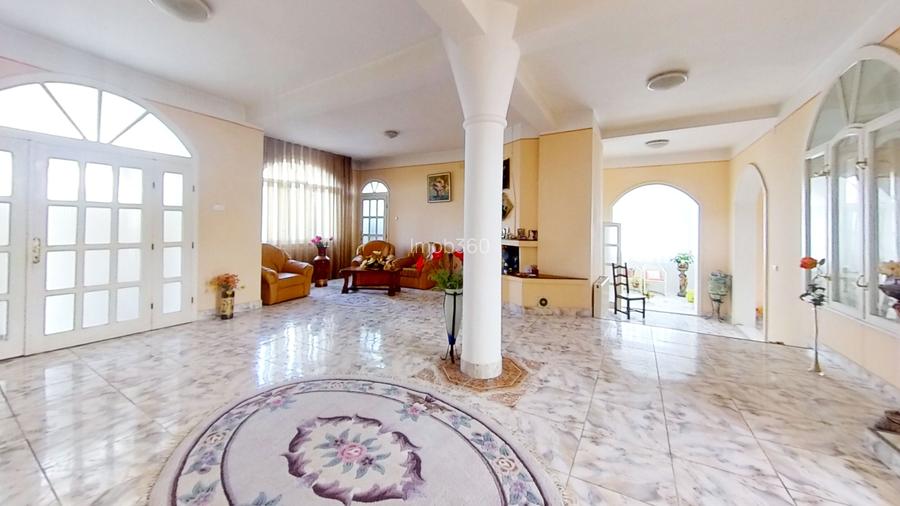 Casa mare pretabila pensiune - 4