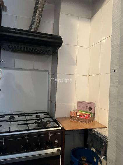 Vând apartament decomandat, 2 camere, etajul 2 / 4, Băile Herculane, zona Piață - 9