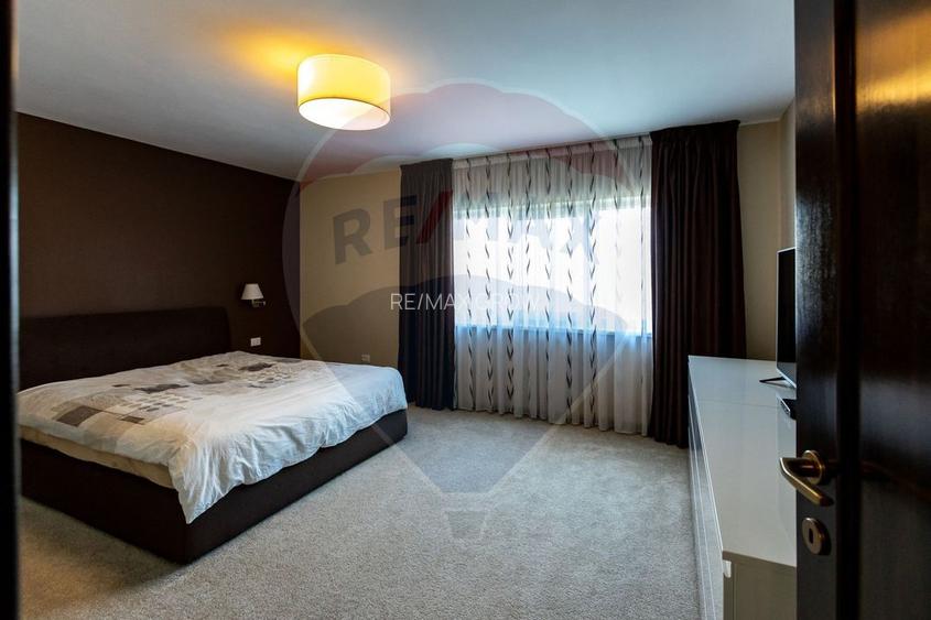 Casă/Vilă duplex cu 5 camere de vânzare, strada 9 Mai- zona Centrală - 11