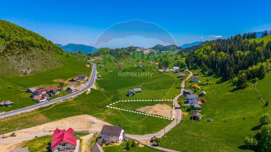 FUNDATA CENTRU | 3.962 mp ASFALT + UTILITĂȚI | Vedere Bucegi - 2