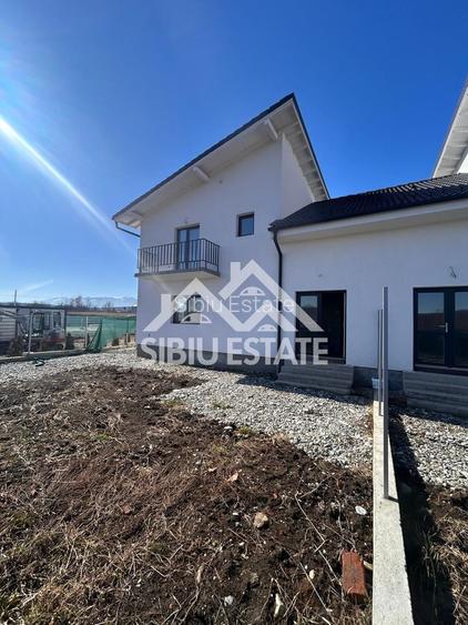 Casa duplex de vanzare 4 camere, 2 bai-s.u. 142 mp. PRET AVANTAJOS - 24