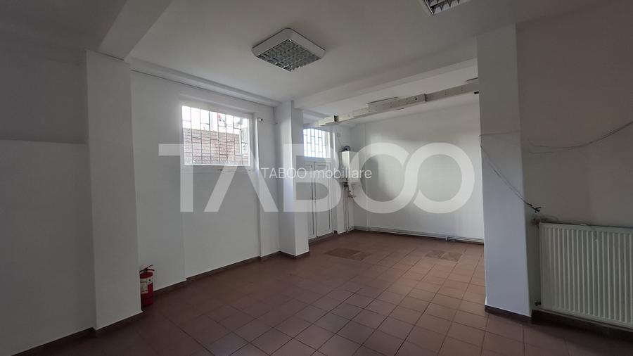 Spatiu comercial cu vitrina 8m si vad pietonal 120 mpu Valea Aurie - 5