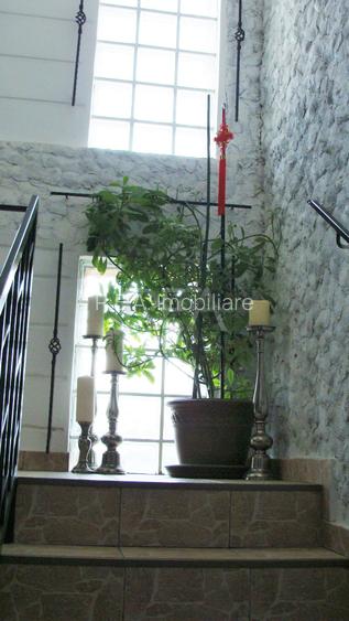Vila superba 2012, P+1+M, 10+ camere, posibilitate business gradinita sau centru - 35