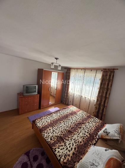 Casa bătrânească de închiriat  - 3