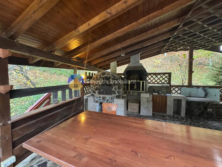Casa cu posibilitate transformare in pensiune si teren de vanzare Piatra Neamt  - 5