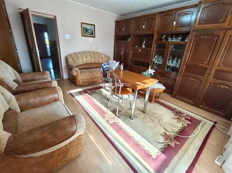 2 CAMERE DECOMANDAT SPATIOS - ETAJ 1 - BOXA - PACURARI - 2