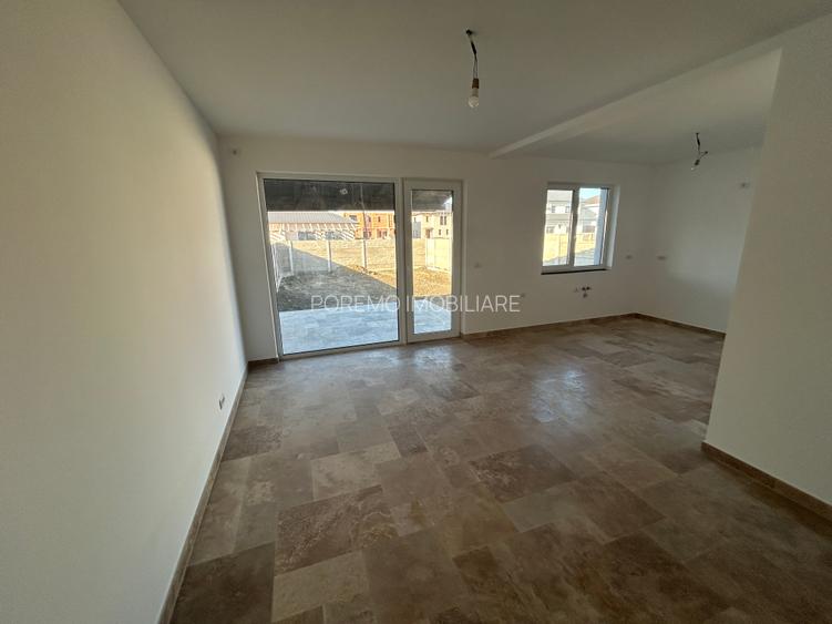 PROPRIETAR !!! Duplex pe parter la cheie, cu doua dormitoare si doua bai - 2