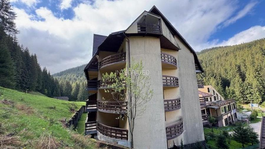 MOIECIU -  BRAN - HOTEL DE VANZARE - 9