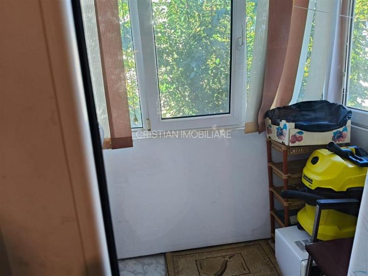 Ap 2 cam Dorobantilor-Bariera Etaj 3 Conf 1 decomandat - 48 mp - 4