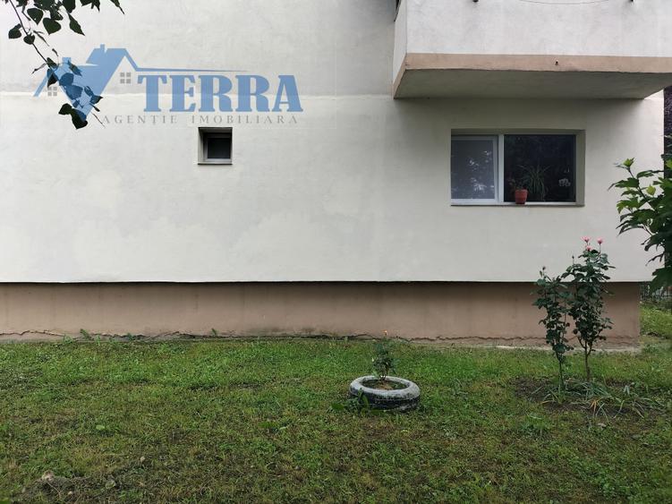 Vând apartament 2 camere, parter înalt, utilat și mobilat.