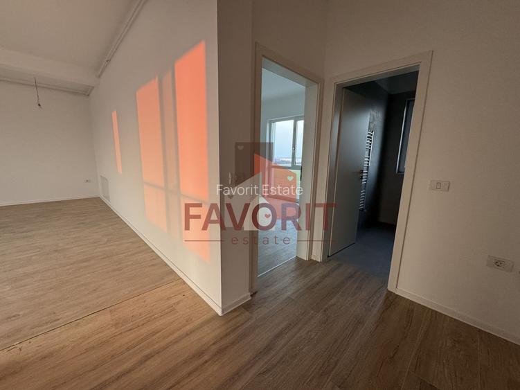 Etaj intermedar.  Decomandat. Cu 2 bai - 2