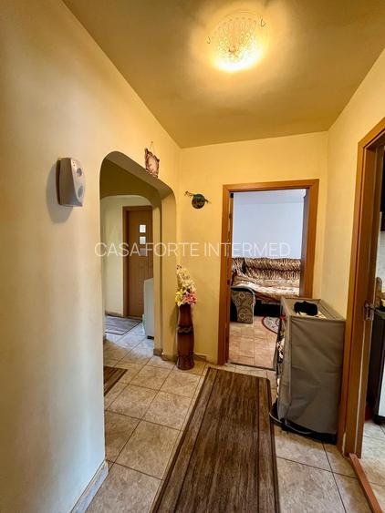 Apartament 3 camere, decomandat Inel 1,  zona Eden 89.000  € - 12